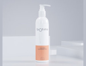 Успокаивающее очищающее молочко для чувствительной кожи(CALMING CLEANSING MILK) biOtime