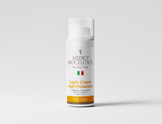 Лёгкий солнцезащитный крем для лица SPF 50 - Light Cream High Protection SPF 50